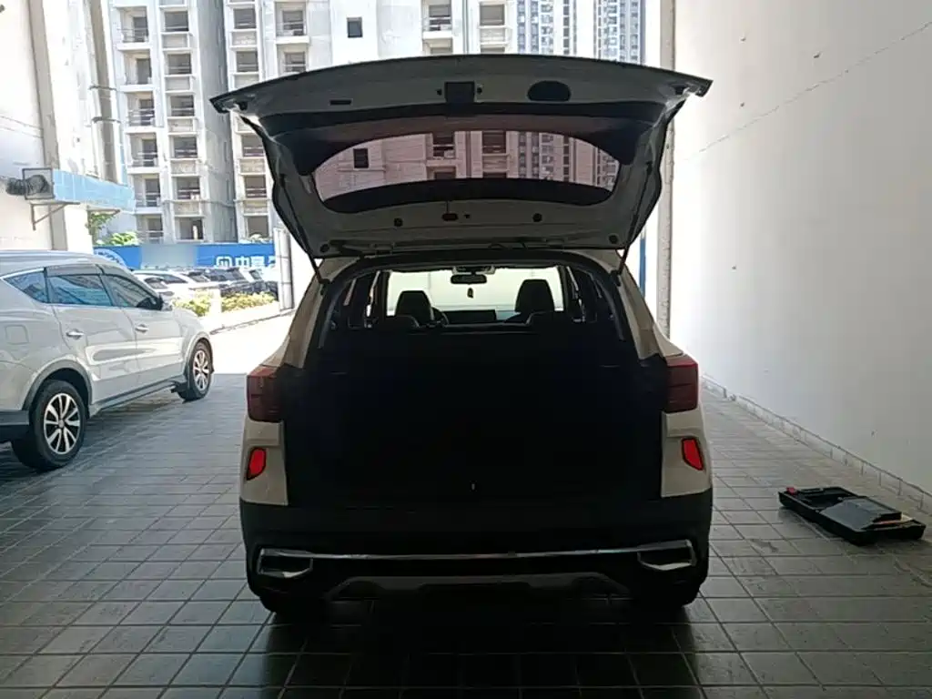 Kia KX3 2020 — фото 19