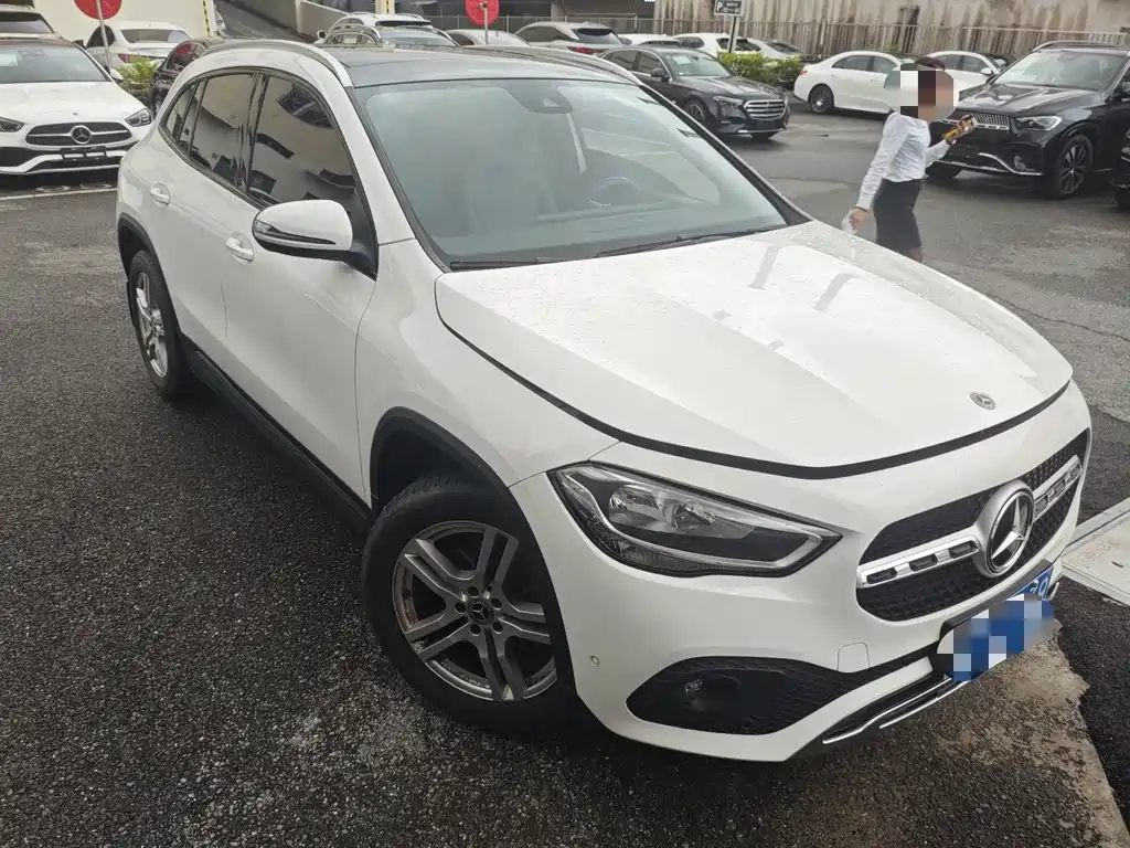 Mercedes-Benz GLA 2021