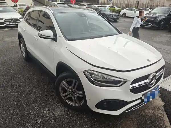 Mercedes-Benz GLA 2021