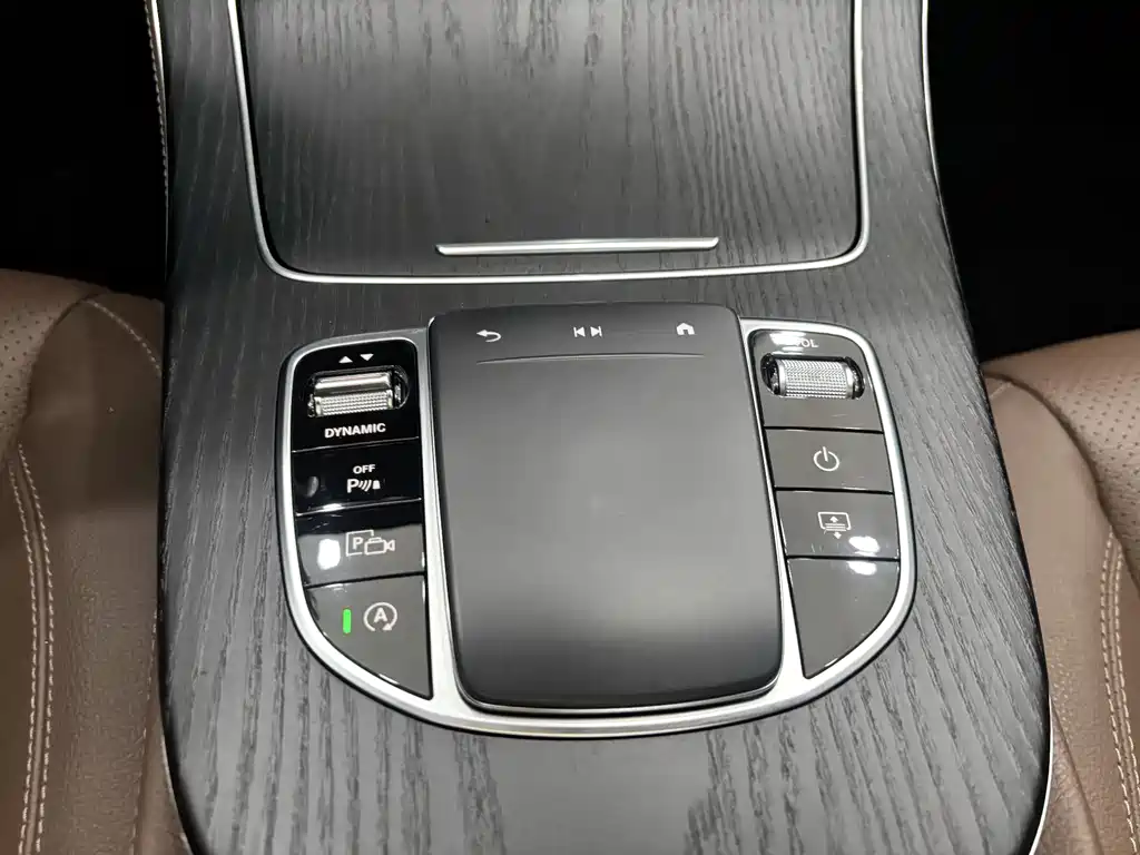 Mercedes-Benz E-Class 2023 — фото 19