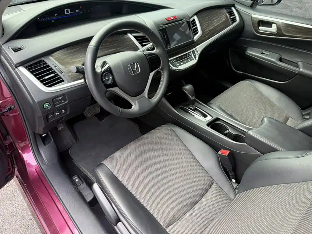 Honda Jade 2017 — фото 13