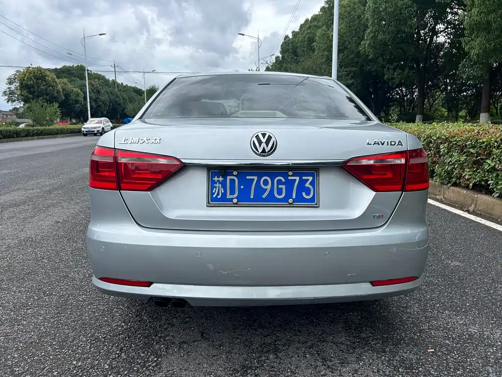 Volkswagen Lavida 2013