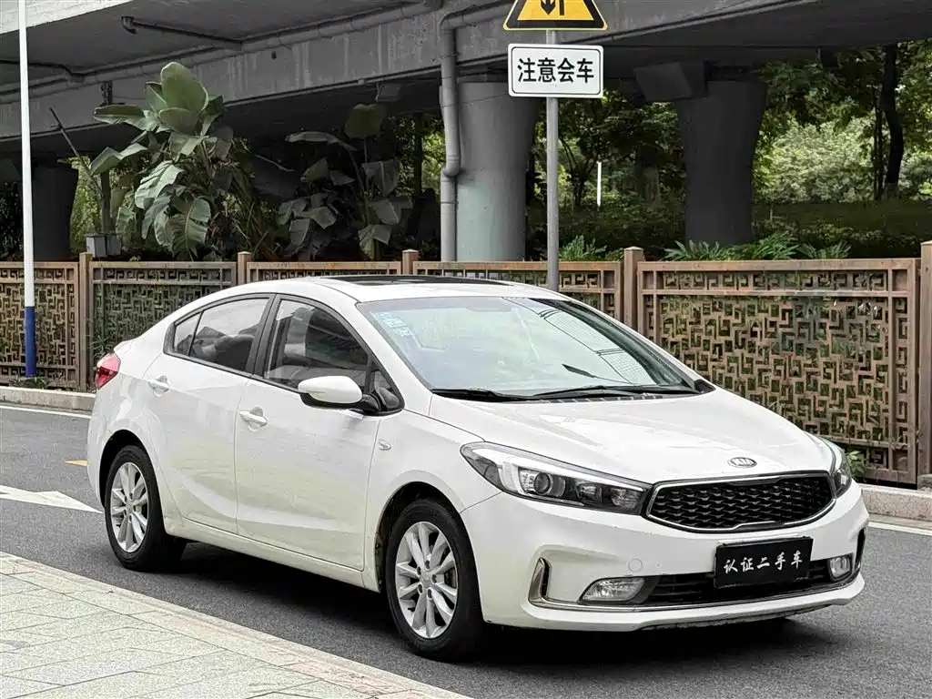 Kia K3 2016 — фото 11