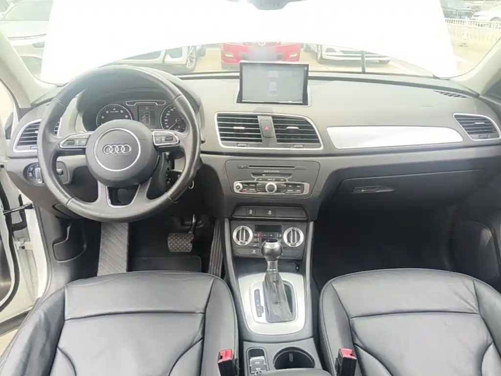 Audi Q3 2014 — фото 10