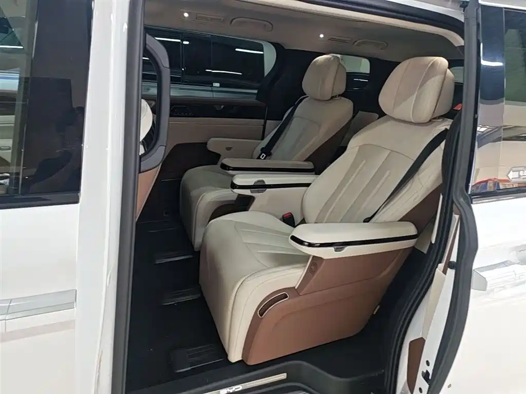 BYD Xia 2025 — фото 17