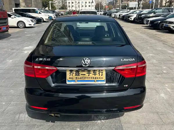 Volkswagen Lavida 2013