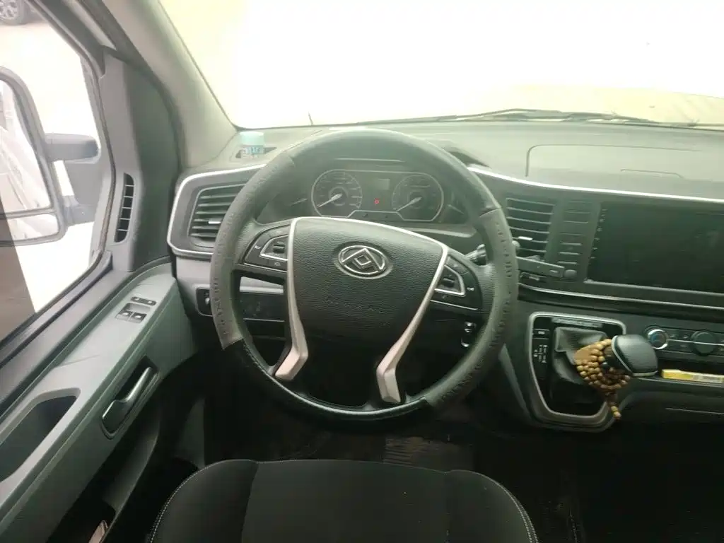 Maxus V80 2024