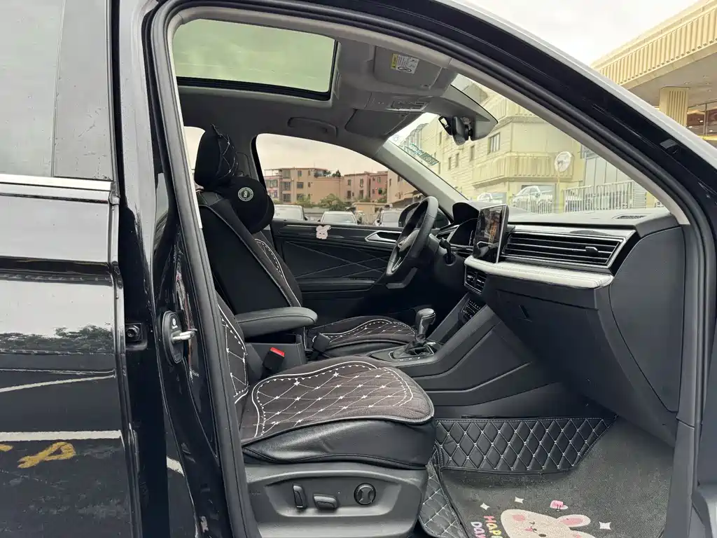 Volkswagen Tiguan L 2023 — фото 10