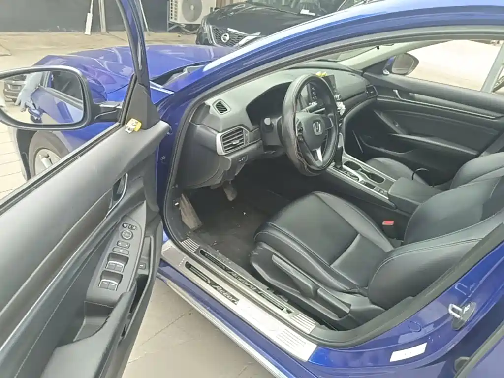 Honda Accord 2018 — фото 16