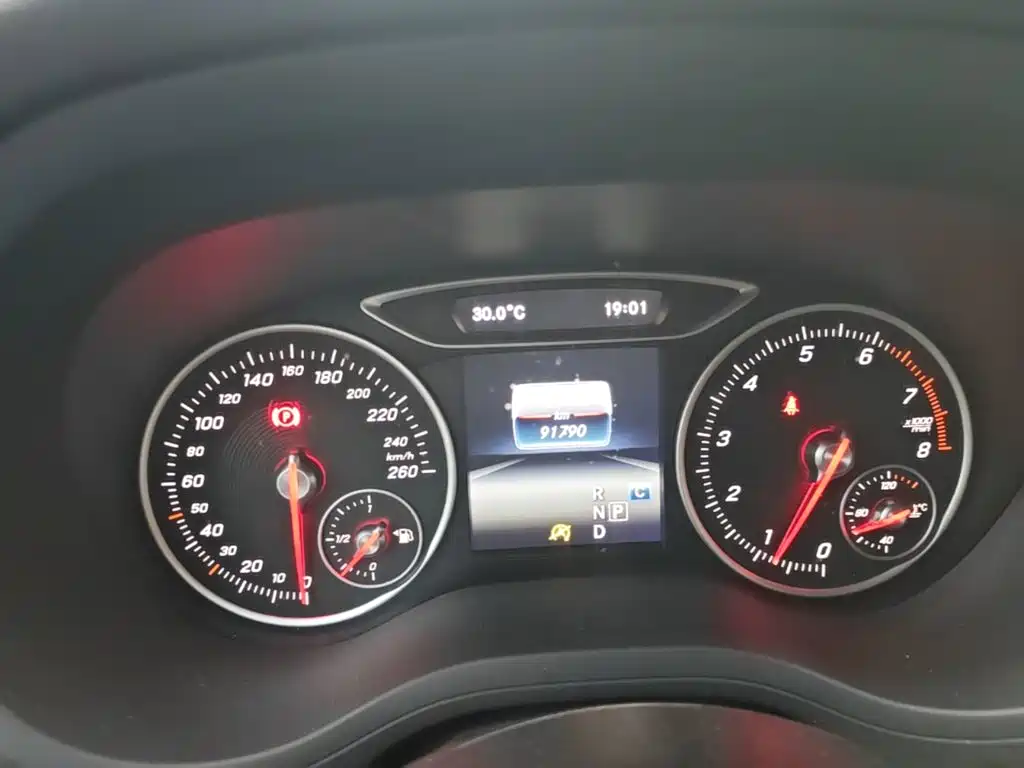 Mercedes-Benz B-Class 2017 — фото 12