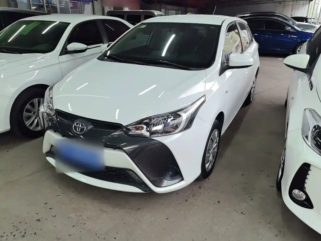 Toyota Yaris L 2020 — фото 1