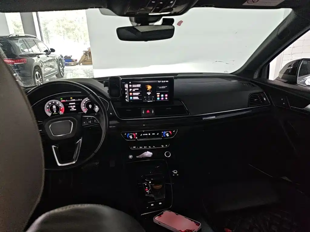 Audi Q5L Sportback 2021 — фото 10