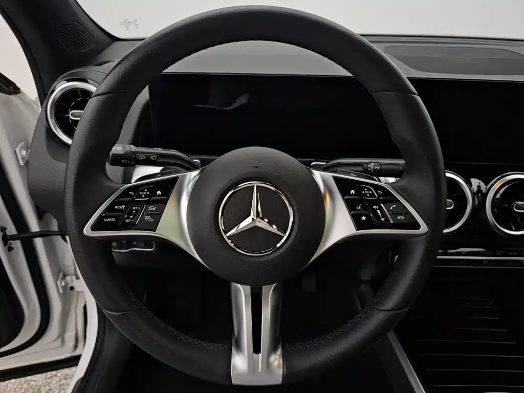 Mercedes-Benz GLB 2024 — фото 12