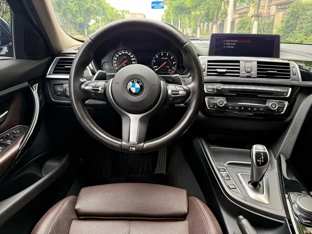 BMW 3 Series 2019 — фото 6