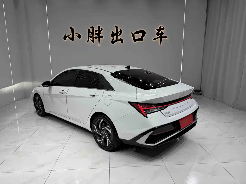 Hyundai Elantra 2023 — фото 5