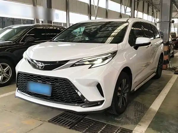 Toyota Granvia 2024