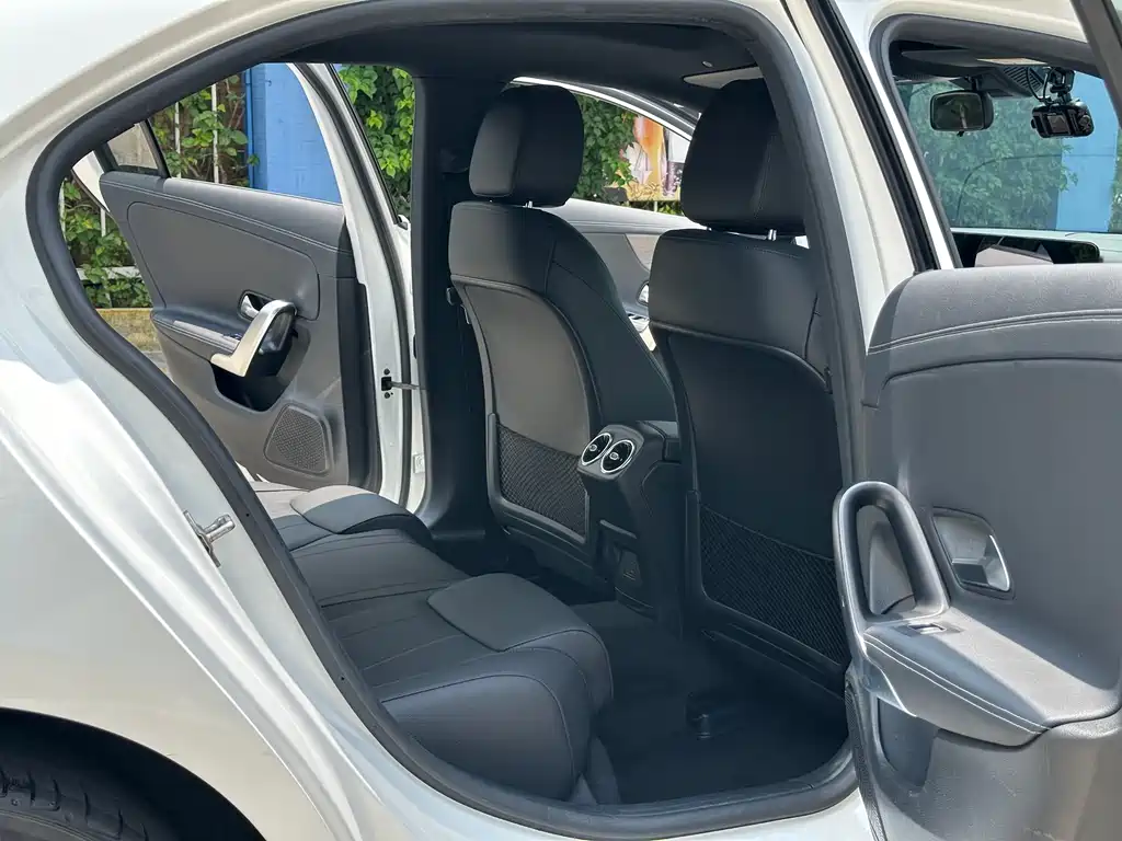 Mercedes-Benz A-Class 2022 — фото 10