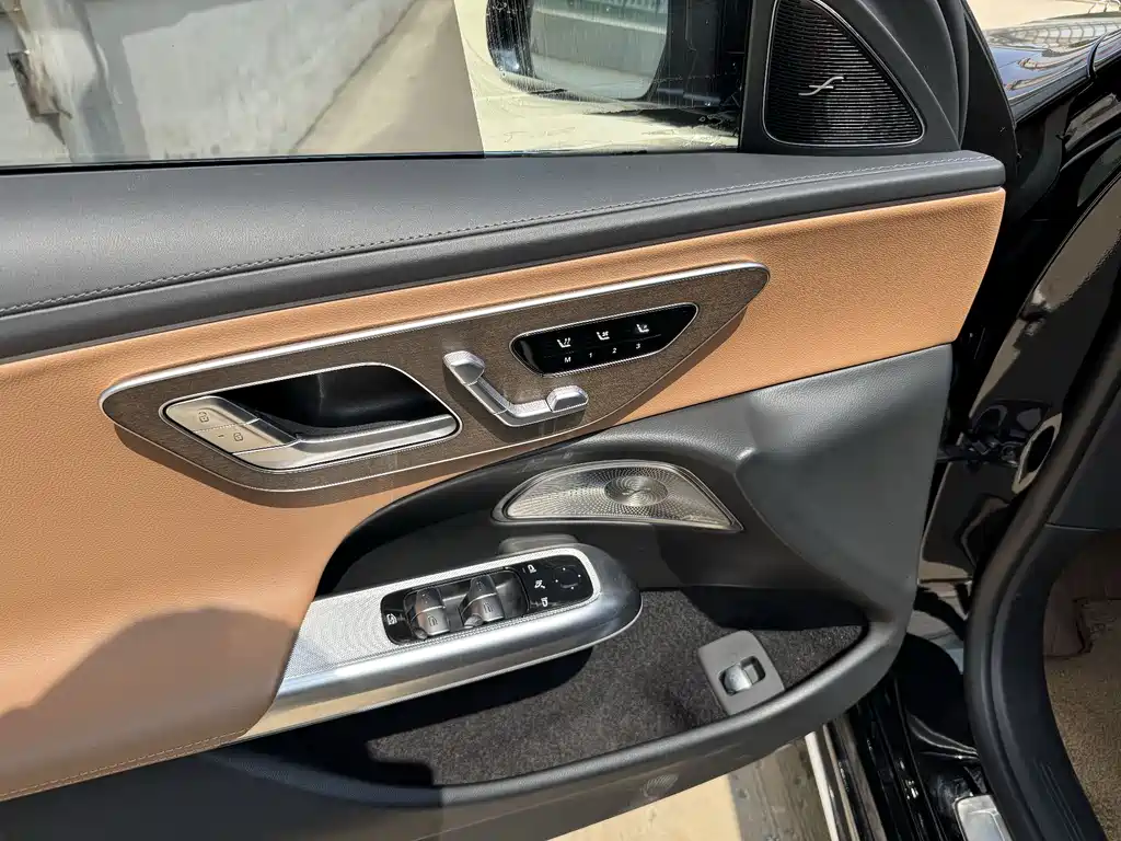 Mercedes-Benz E-Class 2025