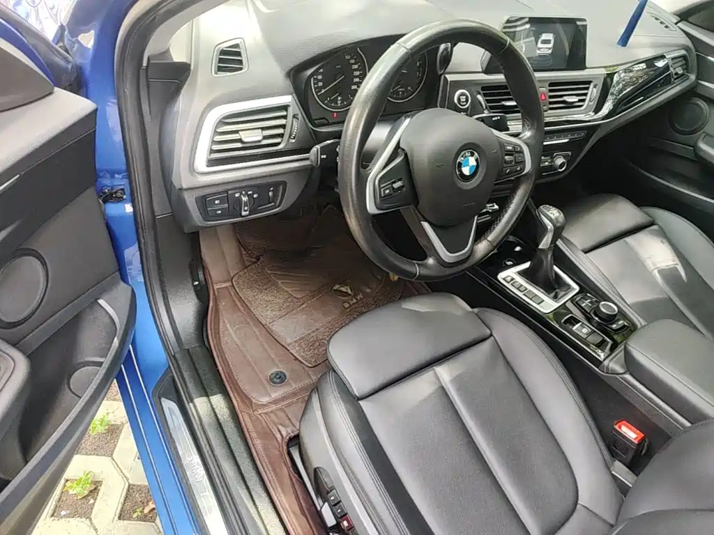 BMW 1 Series 2017 — фото 16