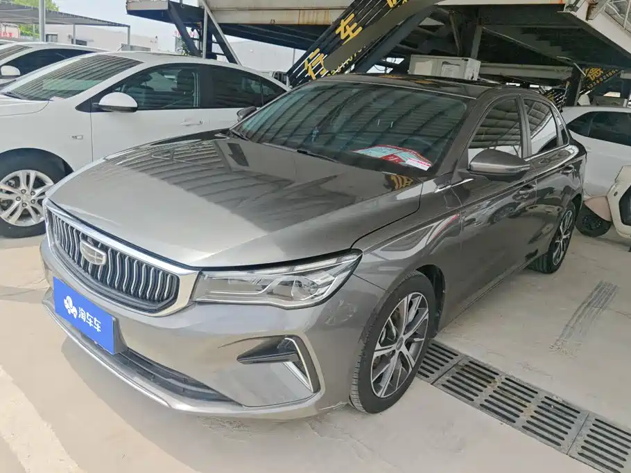 Geely Emgrand 2022