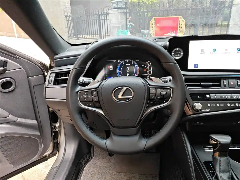 Lexus ES 2023 — фото 11
