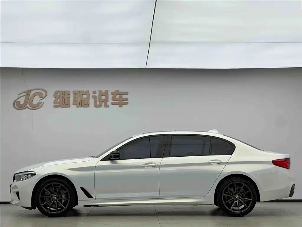 BMW 5 Series 2019 — фото 3