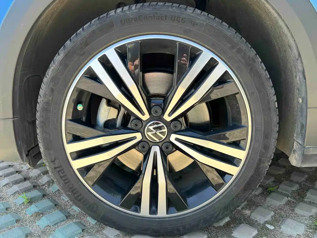 Volkswagen Touran 2023 — фото 25