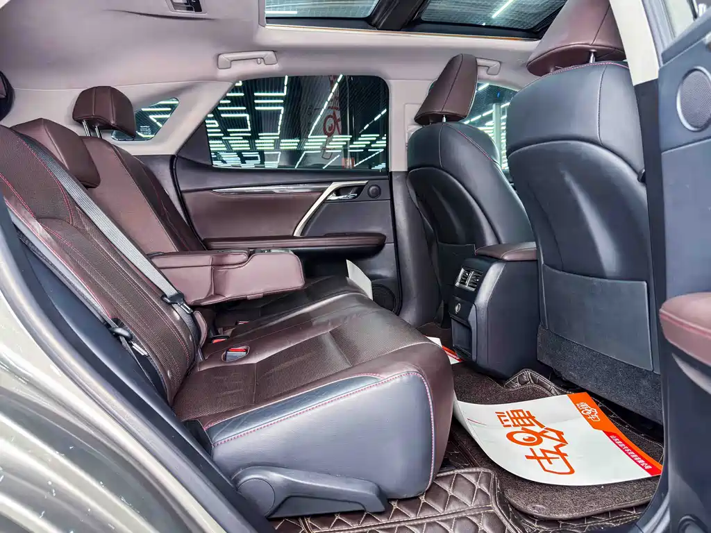 Lexus RX 2018 — фото 12