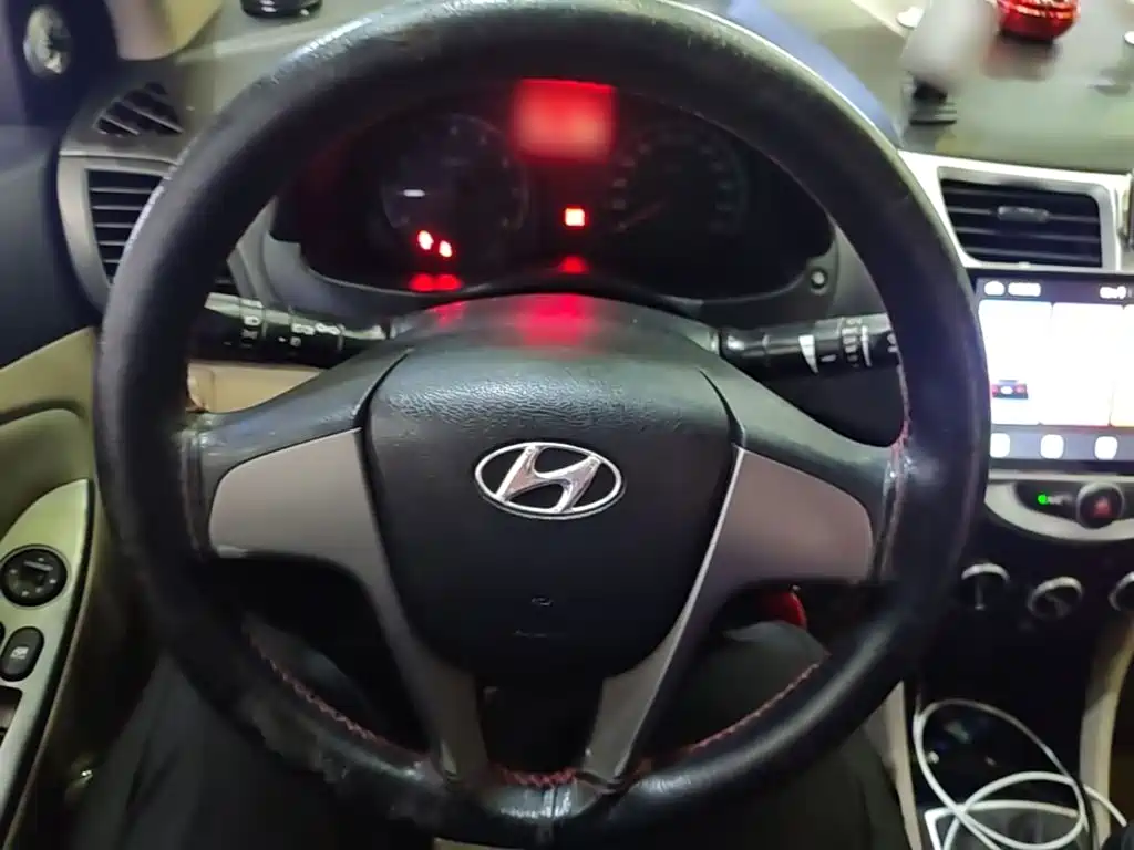 Hyundai Accent 2016 — фото 4