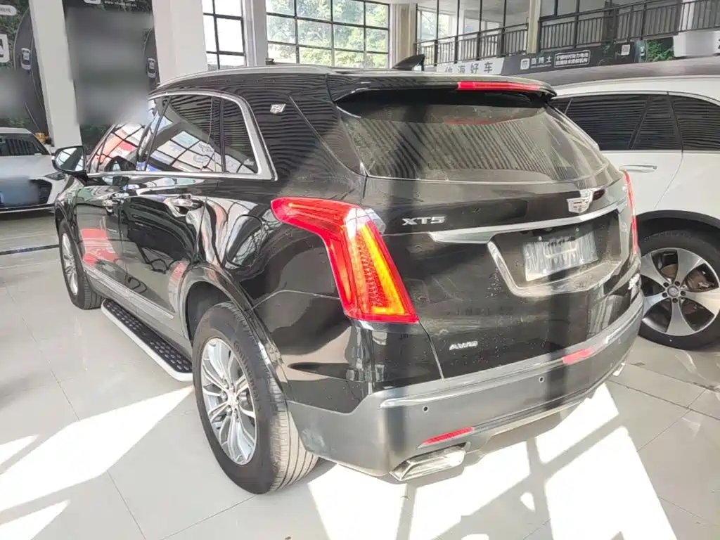 Cadillac XT5 2017 — фото 5