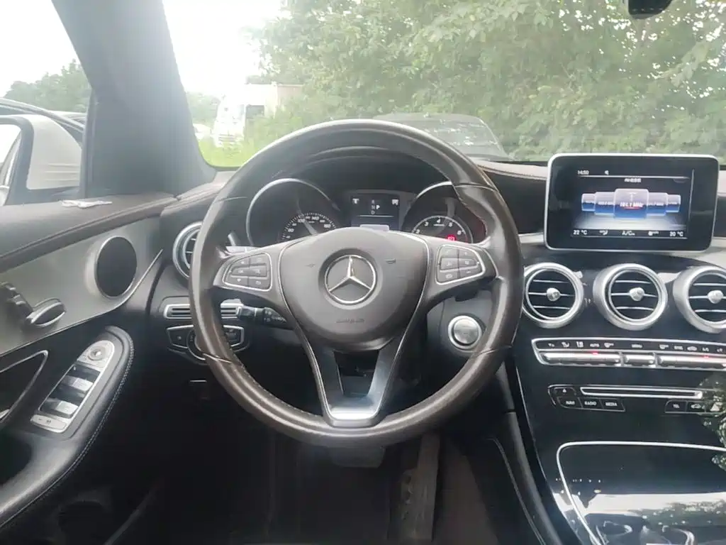 Mercedes-Benz GLC 2016 — фото 17