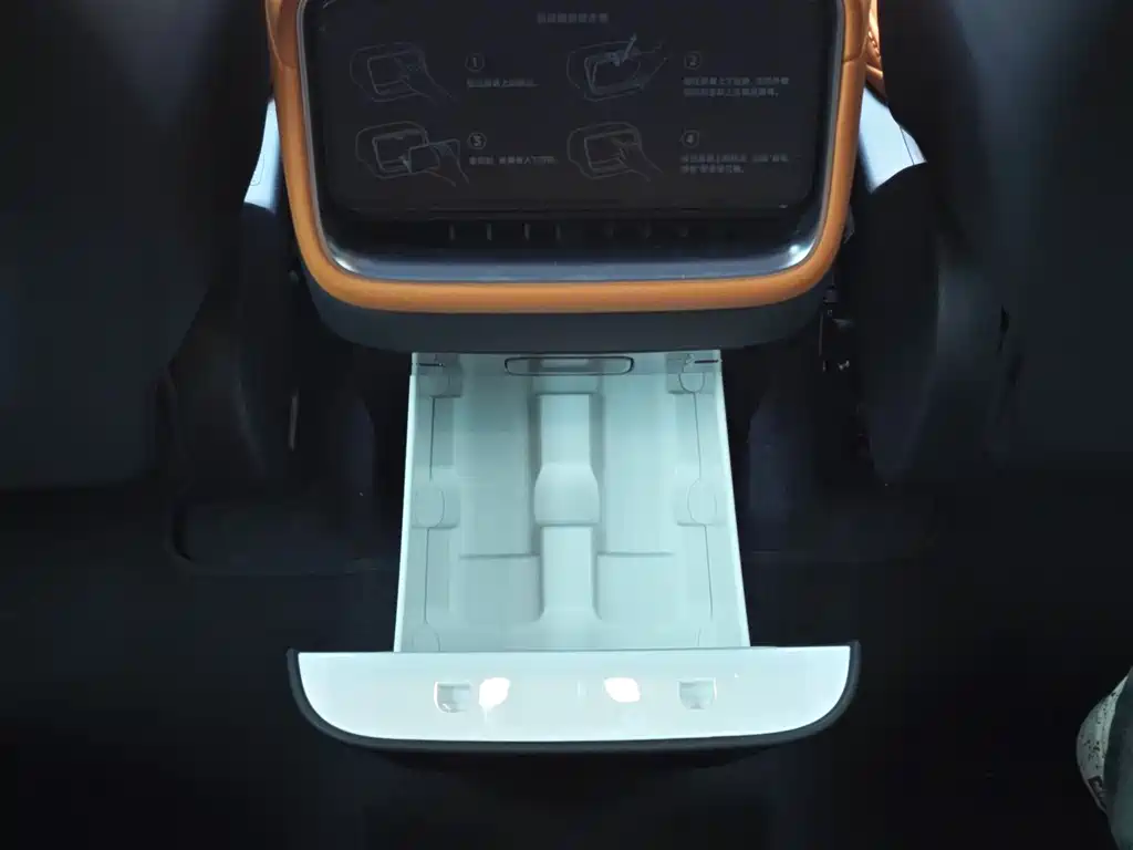 Xiaomi YU7 2025 — фото 10