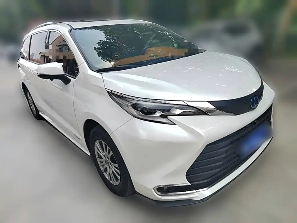 Toyota Sienna 2022 — фото 7
