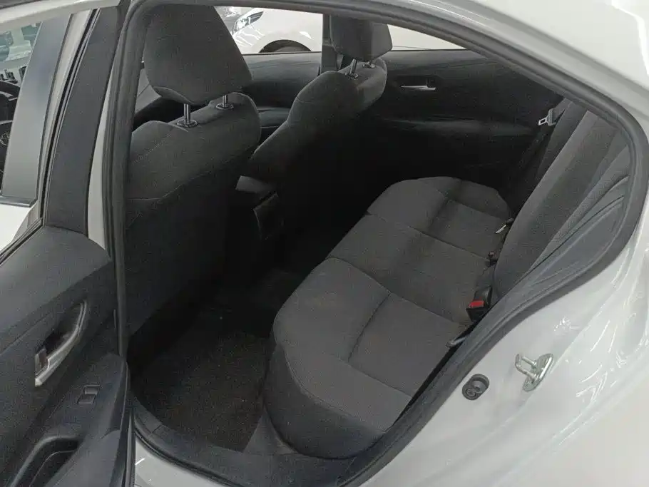 Toyota Corolla 2023 — фото 11