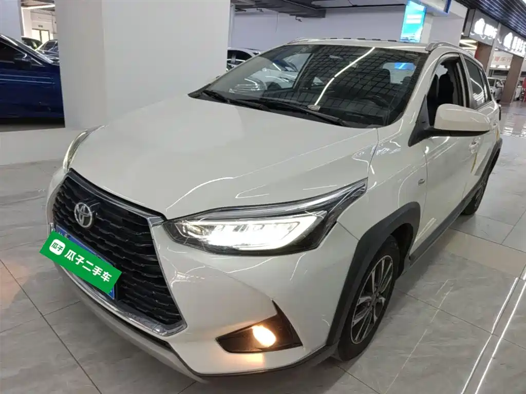 Toyota Yaris L 2023 — фото 1