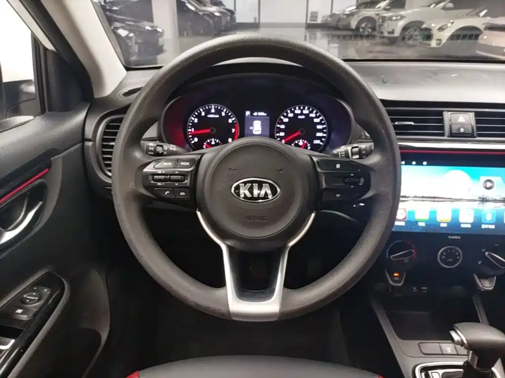 Kia KX Cross 2018 — фото 11