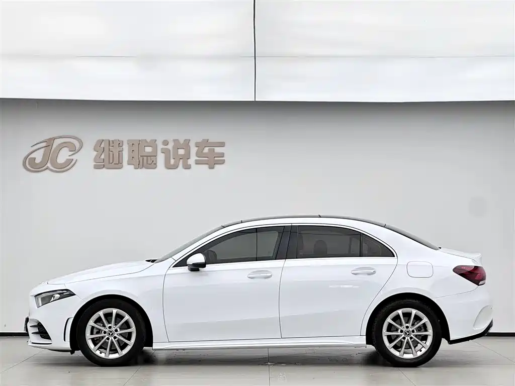 Mercedes-Benz A-Class 2020 — фото 3
