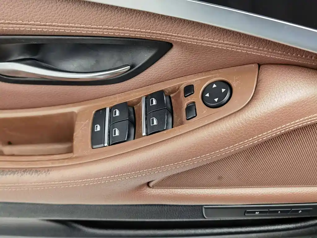BMW 5 Series 2014 — фото 9