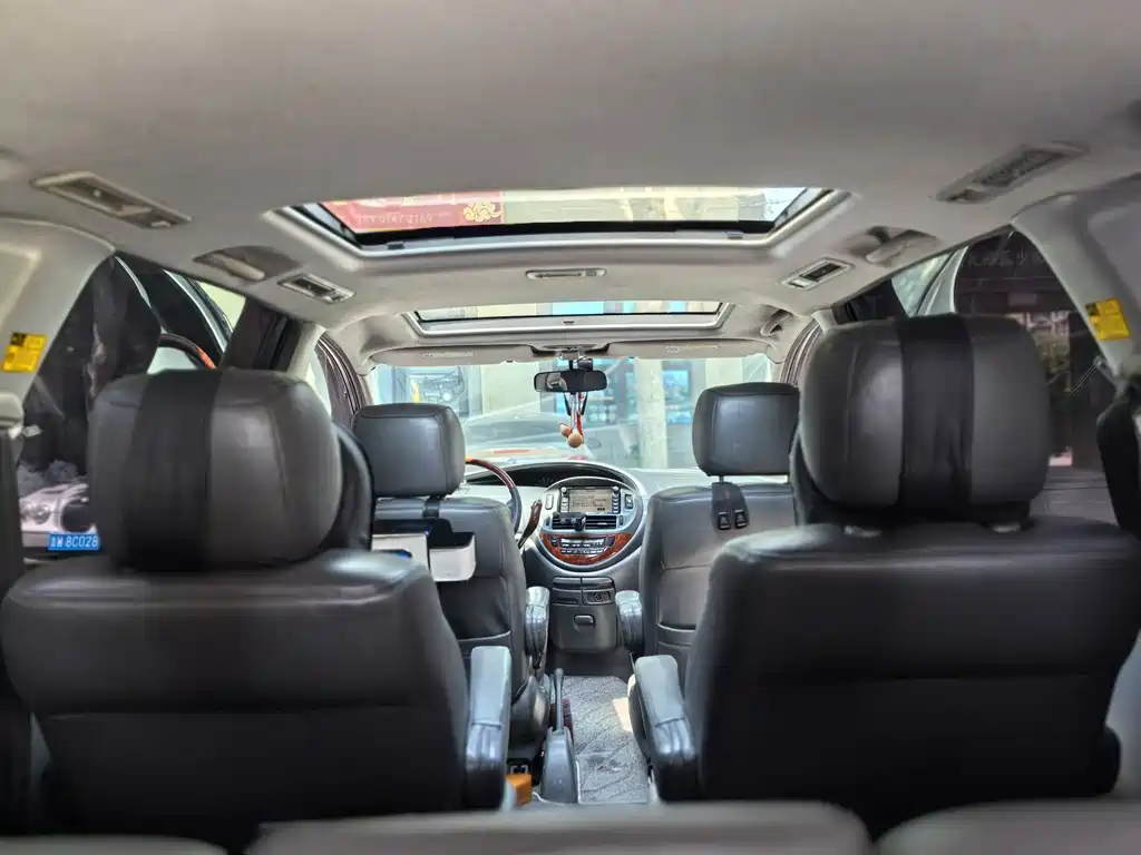 Toyota Previa 2003 — фото 12