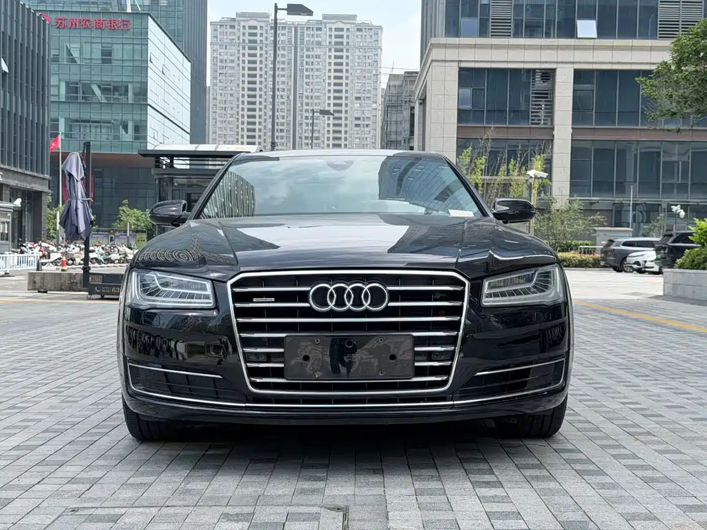 Audi A8 2015 — фото 2