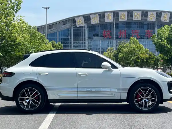 Porsche Macan 2024