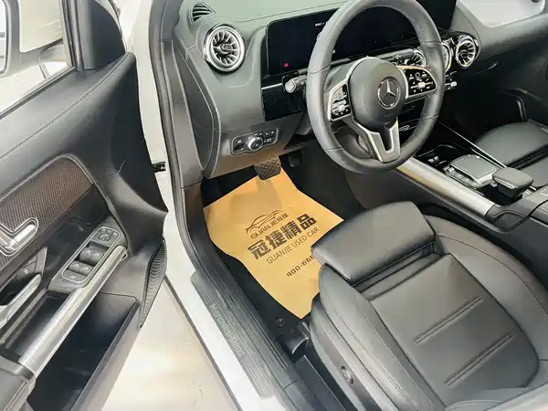 Mercedes-Benz GLA 2023