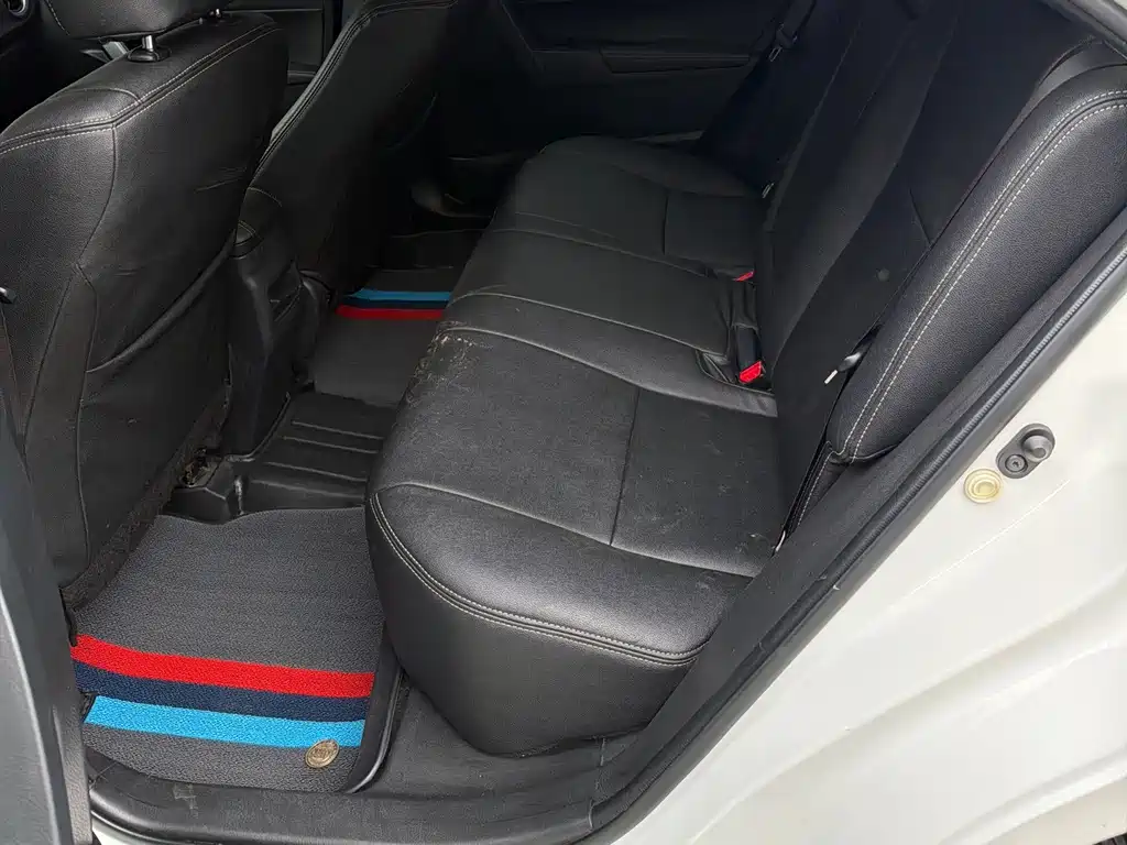 Toyota Corolla 2017 — фото 10