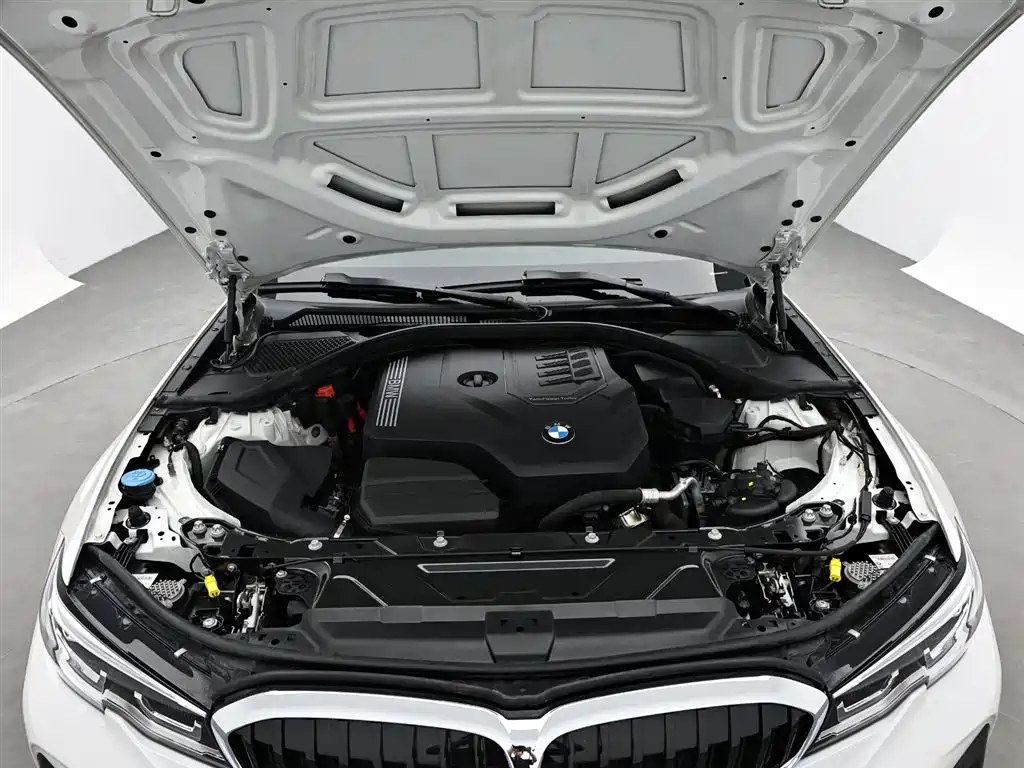 BMW 3 Series 2022 — фото 17