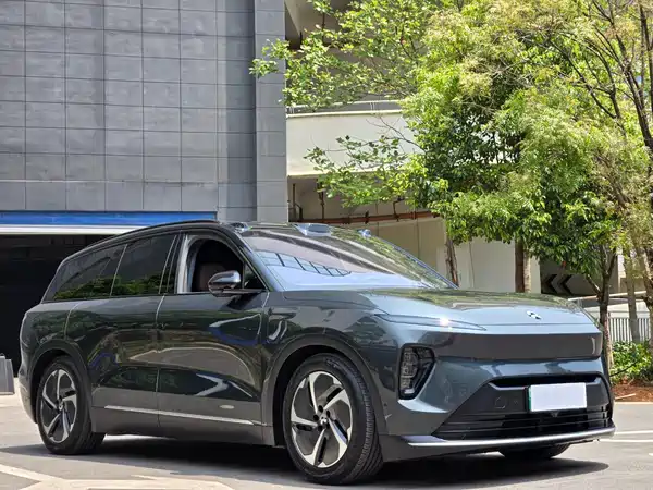 NIO ES8 2024