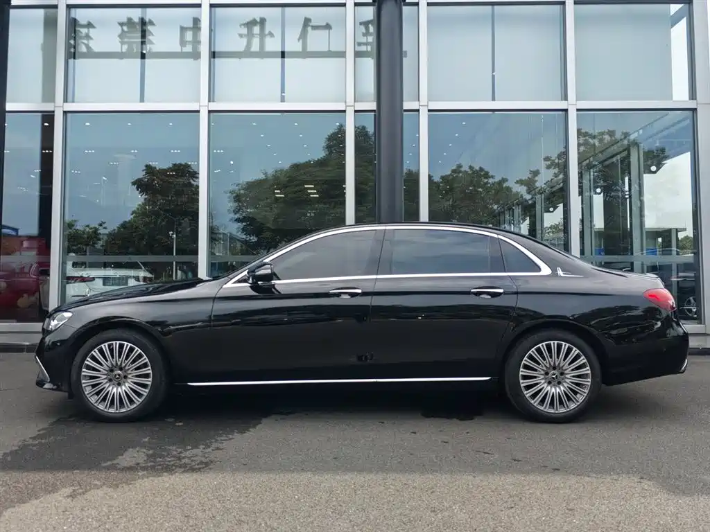 Mercedes-Benz E-Class 2023 — фото 2