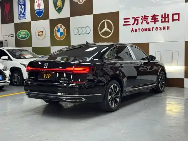 Volkswagen Passat 2023