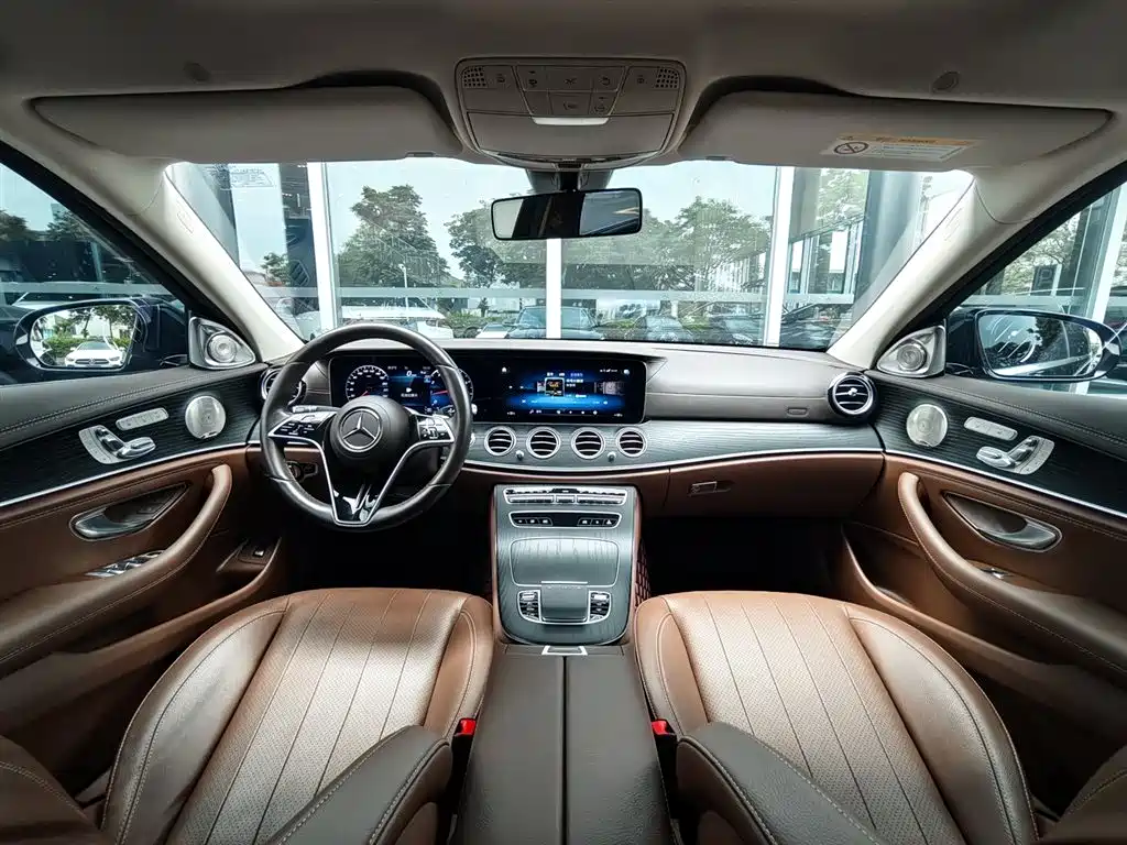 Mercedes-Benz E-Class 2023 — фото 17
