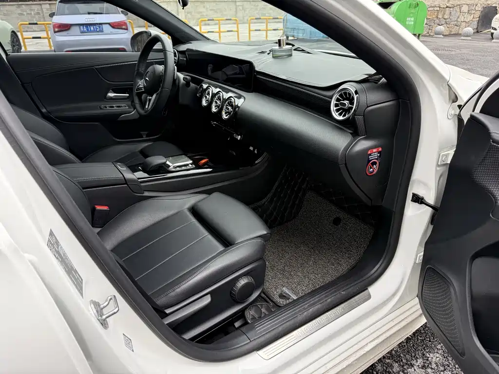 Mercedes-Benz A-Class 2022 — фото 4