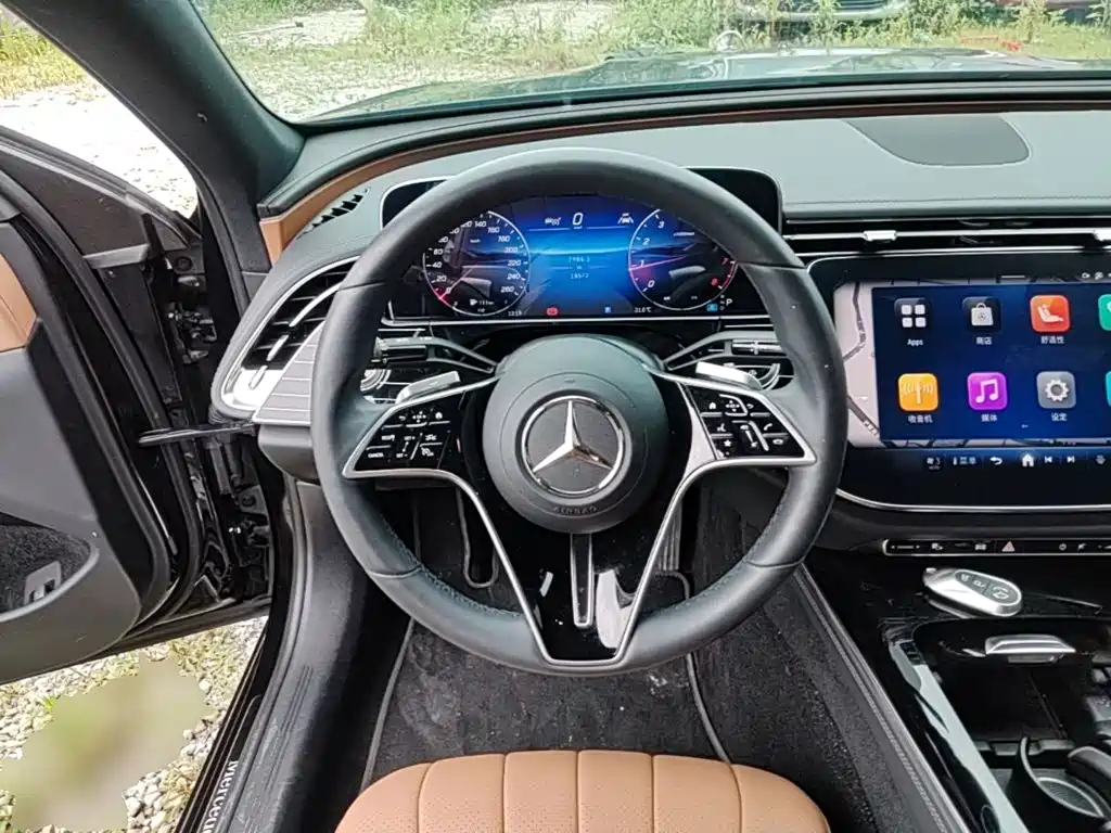 Mercedes-Benz E-Class 2024 — фото 11